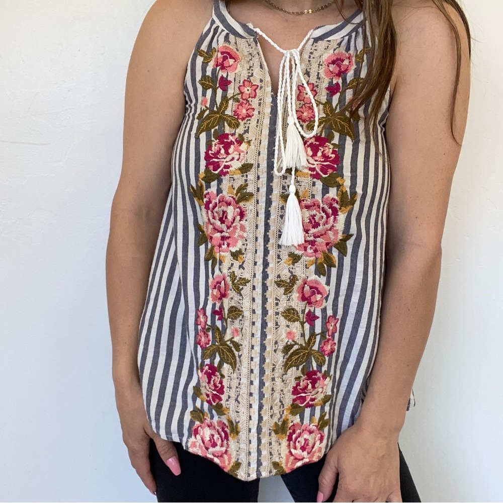 Andreé by Unit Embroidered Tank Size Small Women’s